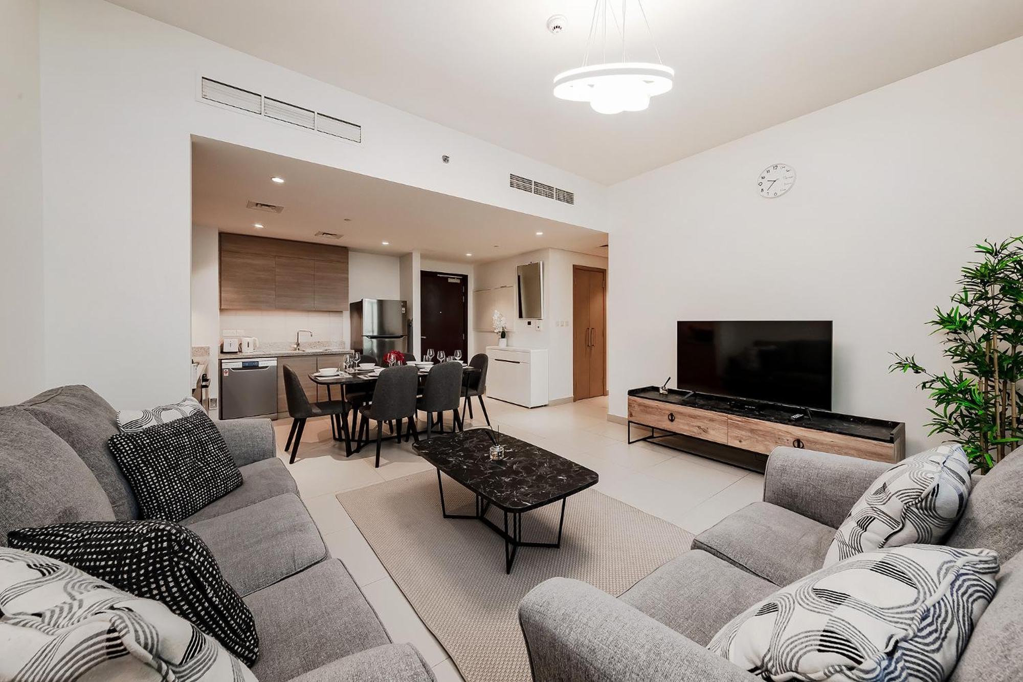 In Hills Park Apartment