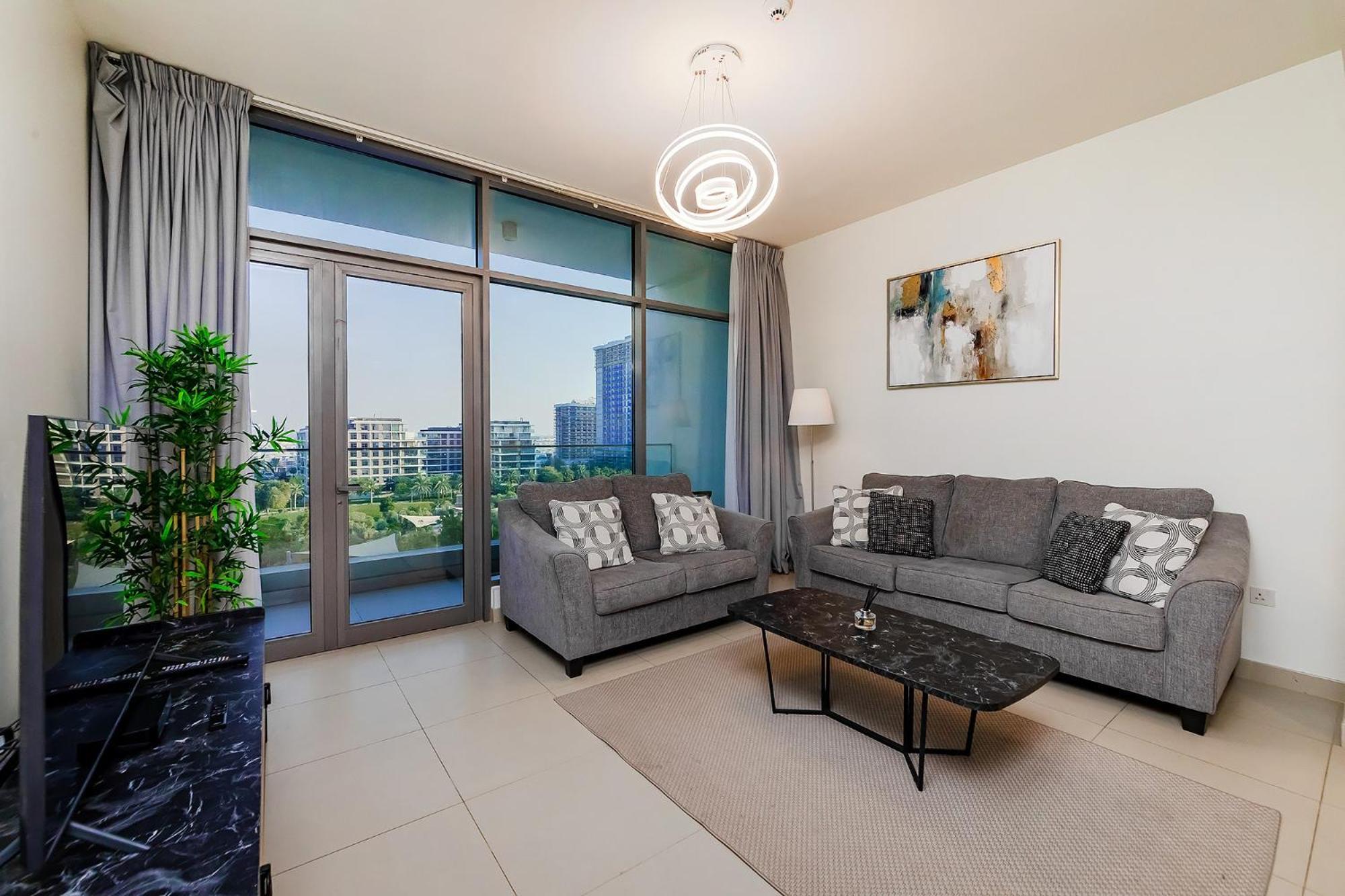 Apartment In Hills Park